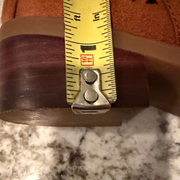 Bella Vita Women's Brown Suede Ankle Boots, Size 8, Zip closure, Heel 1 1/2” - Picture 9 of 9